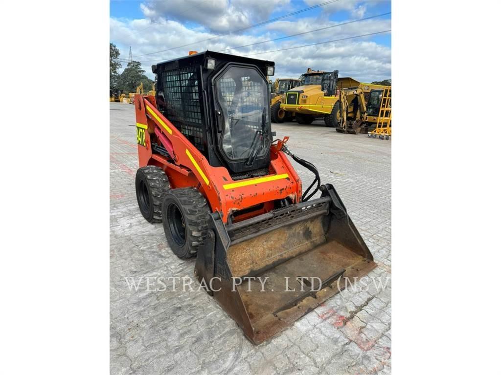 CAT 226B3 Skid steer mini nakladalci