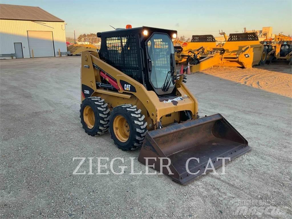 CAT 226B3 Skid steer mini nakladalci