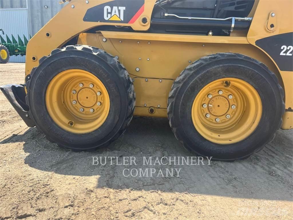 CAT 226B3 C3S2 Skid steer mini nakladalci