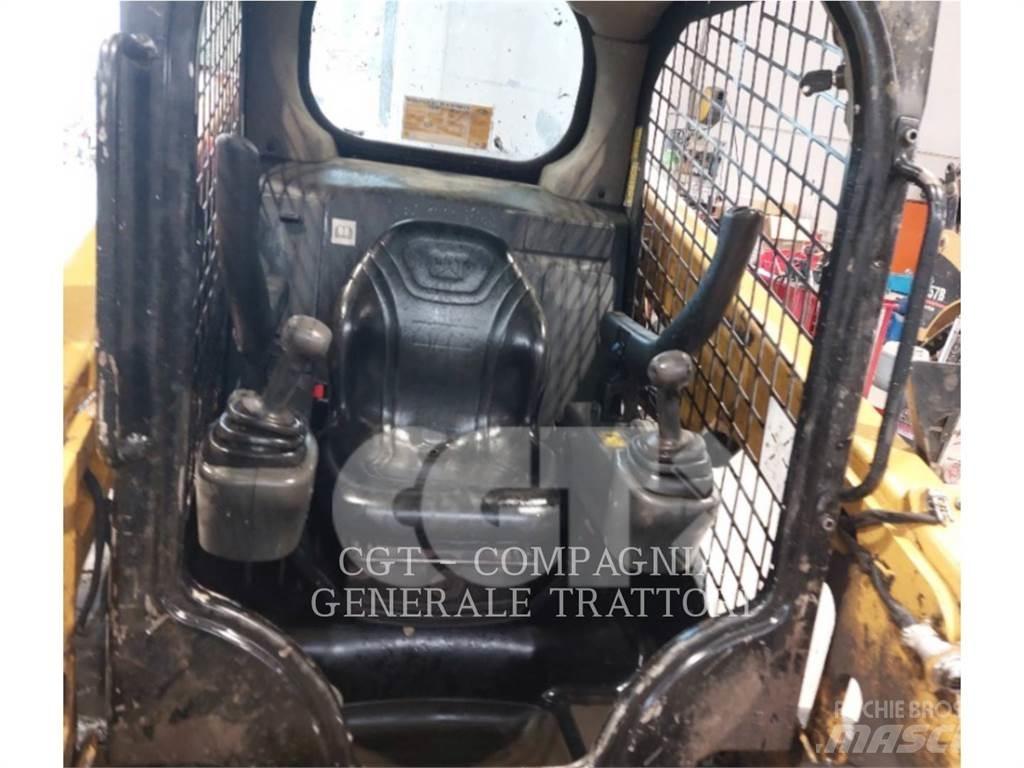 CAT 226D Skid steer mini nakladalci