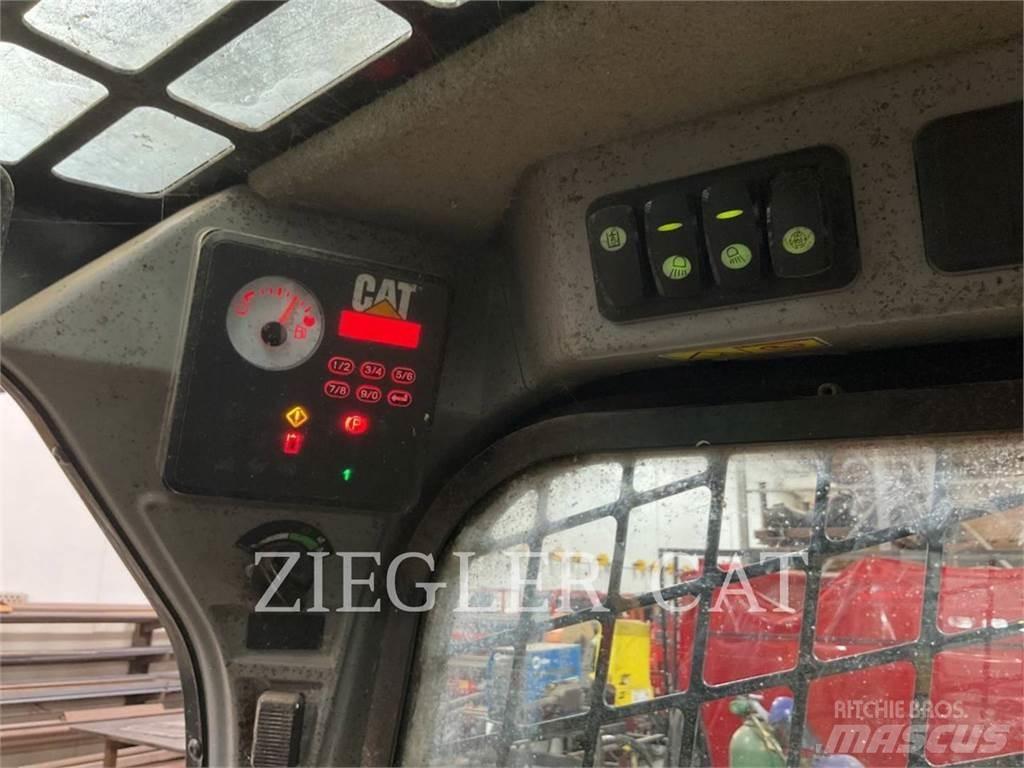 CAT 226D Skid steer mini nakladalci