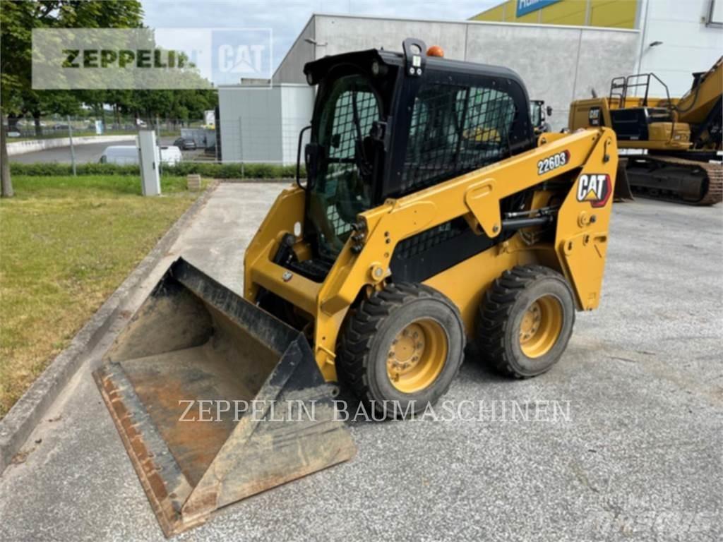 CAT 226D Skid steer mini nakladalci