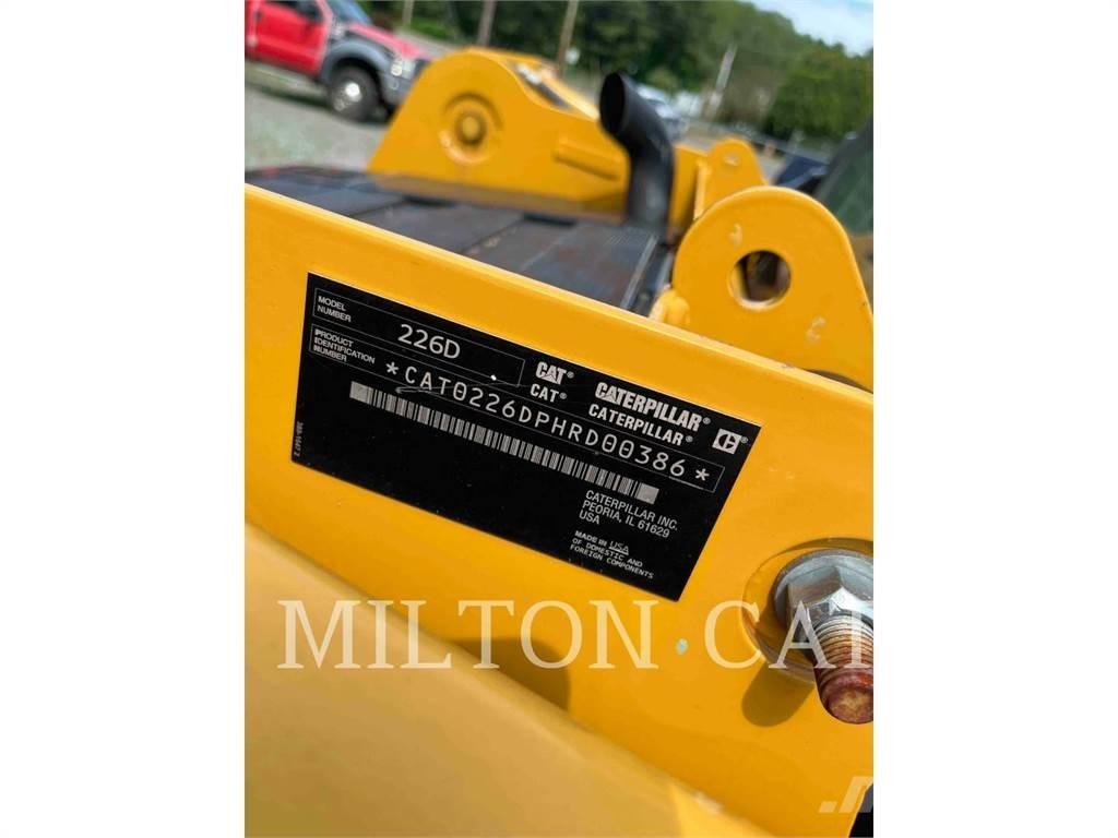 CAT 226D Skid steer mini nakladalci