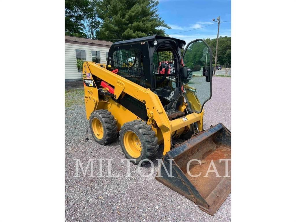 CAT 226D Skid steer mini nakladalci