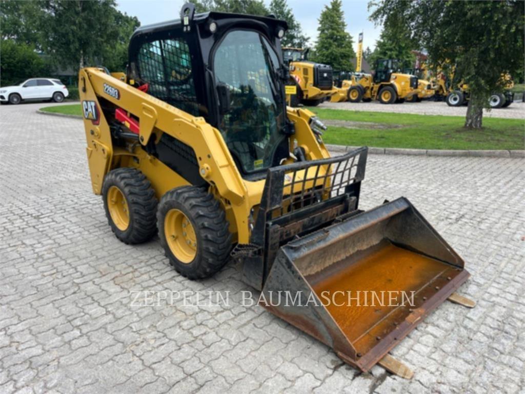 CAT 226D Skid steer mini nakladalci