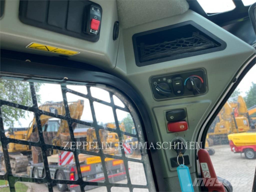 CAT 226D Skid steer mini nakladalci