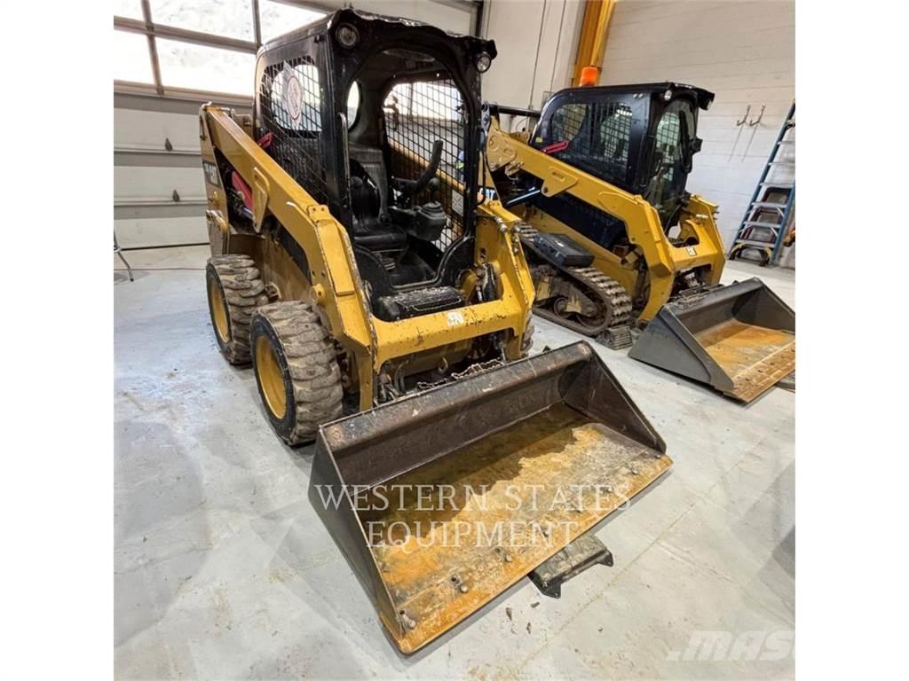 CAT 226D Skid steer mini nakladalci