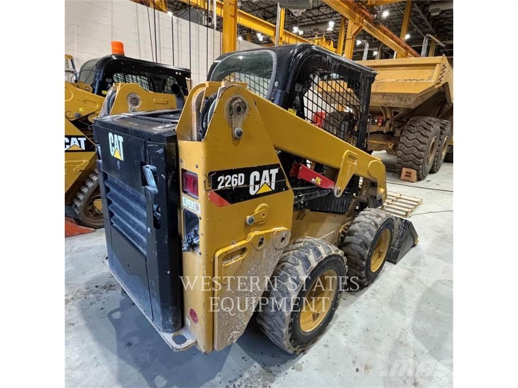 CAT 226D Skid steer mini nakladalci
