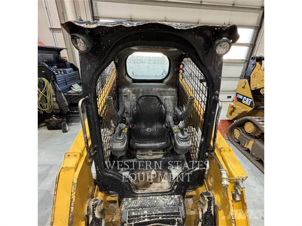 CAT 226D Skid steer mini nakladalci