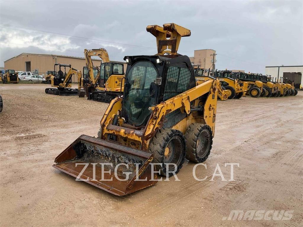 CAT 226D Skid steer mini nakladalci