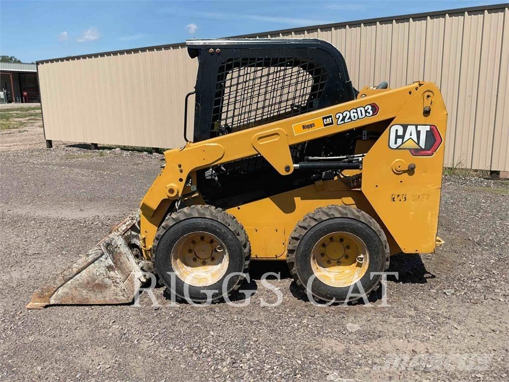 CAT 226D Skid steer mini nakladalci