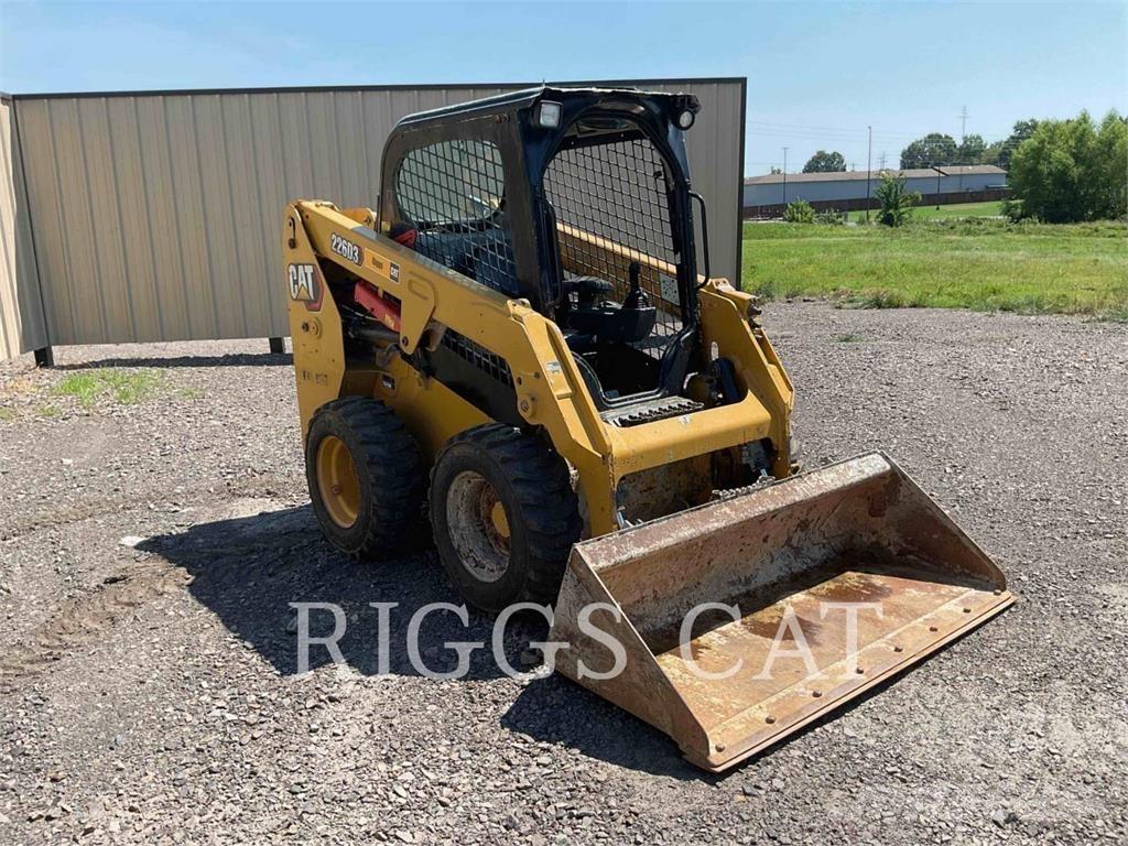 CAT 226D Skid steer mini nakladalci