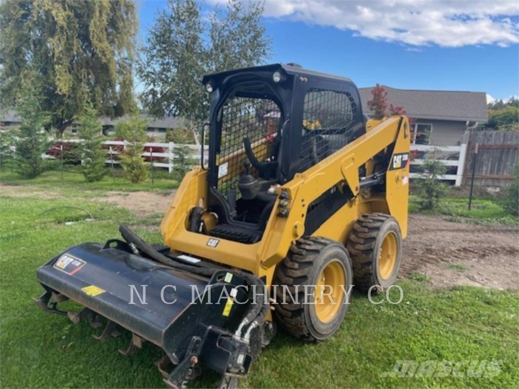 CAT 226D Skid steer mini nakladalci