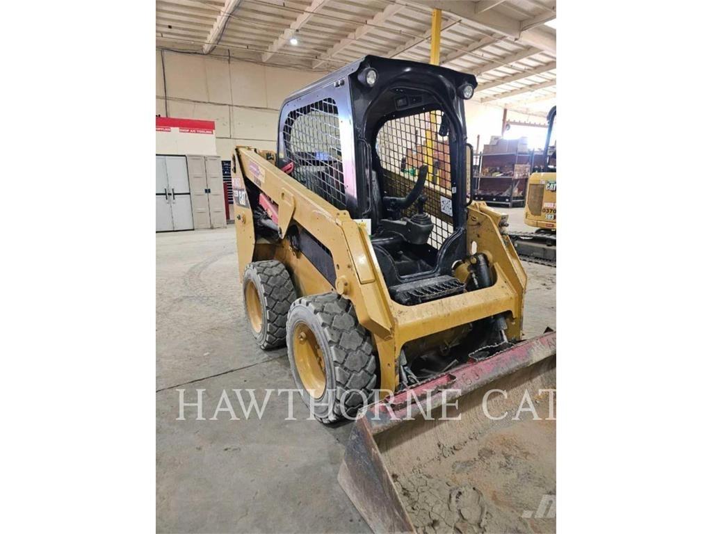 CAT 226D Skid steer mini nakladalci