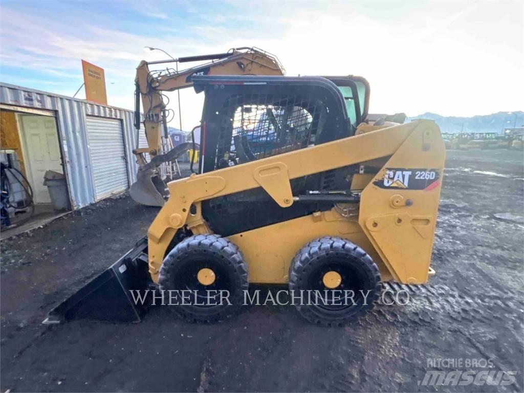 CAT 226D C1-H2 Skid steer mini nakladalci
