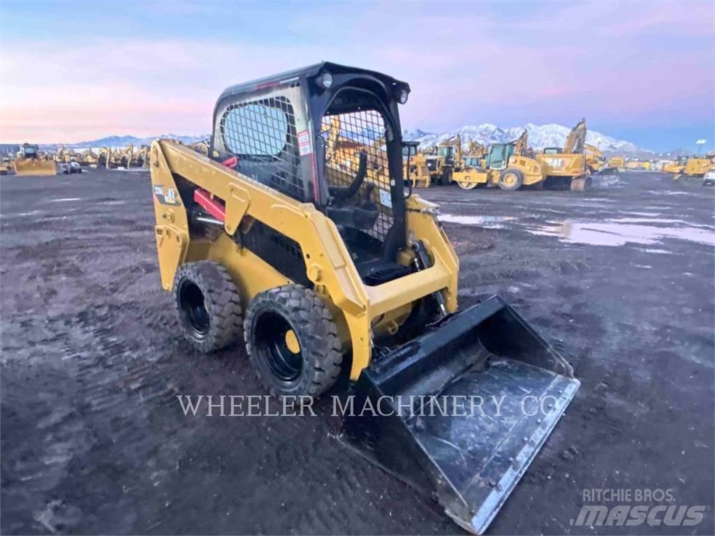 CAT 226D C1-H2 Skid steer mini nakladalci