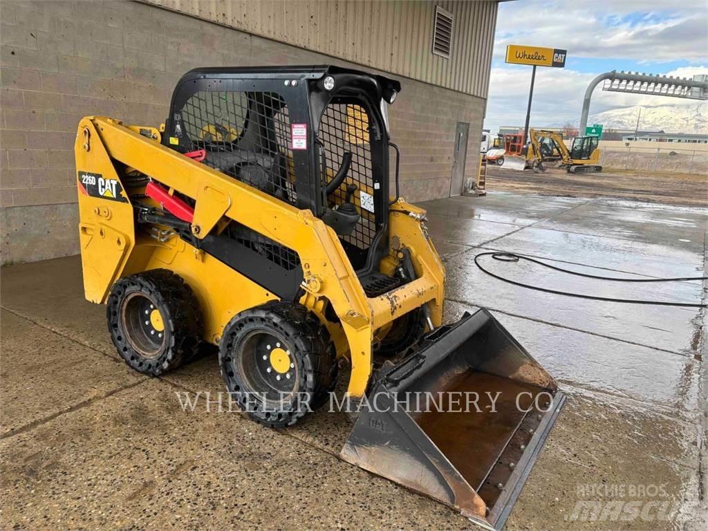 CAT 226D C1-H2 Skid steer mini nakladalci