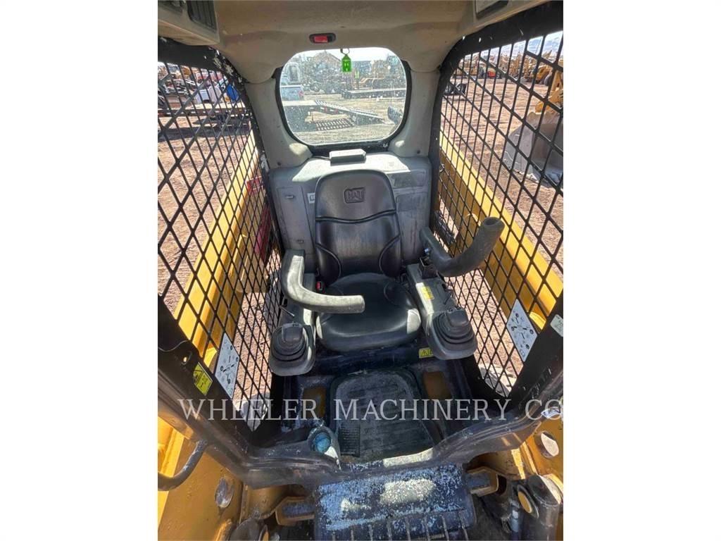 CAT 226D C1-H2 Skid steer mini nakladalci