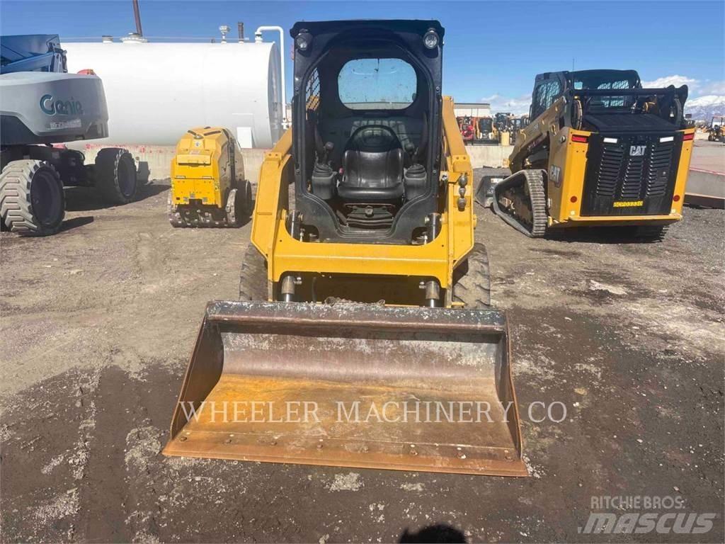 CAT 226D C1-H2 Skid steer mini nakladalci