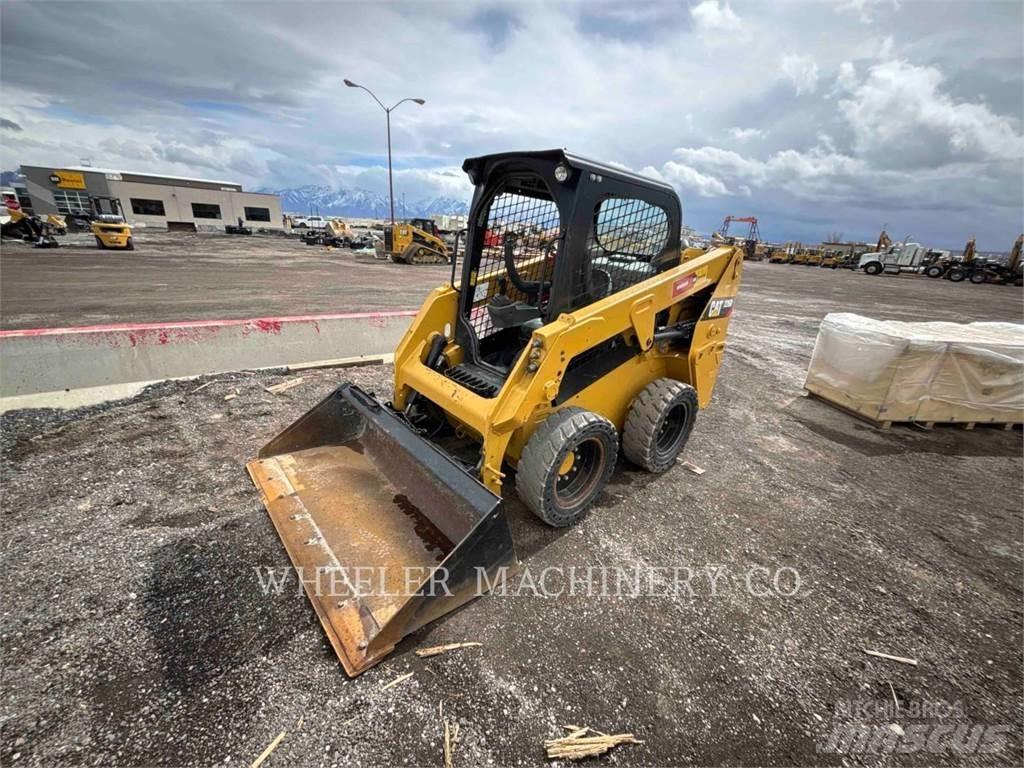 CAT 226D C1-H2 Skid steer mini nakladalci