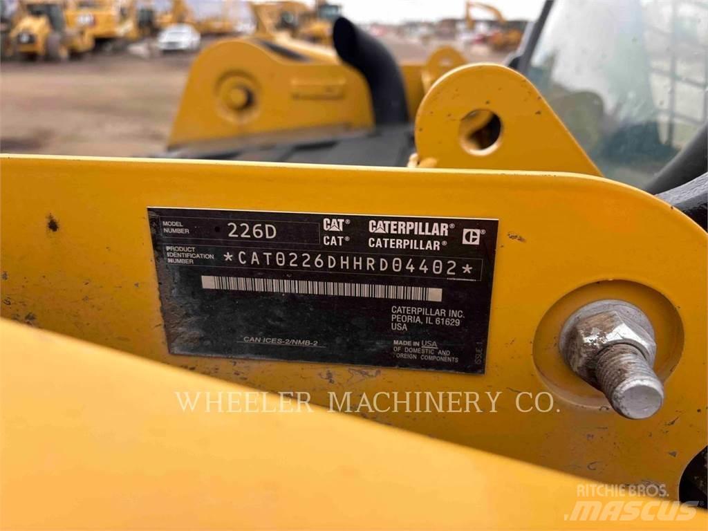 CAT 226D C1-H2 Skid steer mini nakladalci