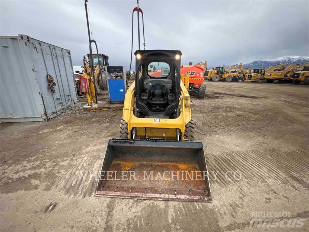 CAT 226D C1-H2 Skid steer mini nakladalci