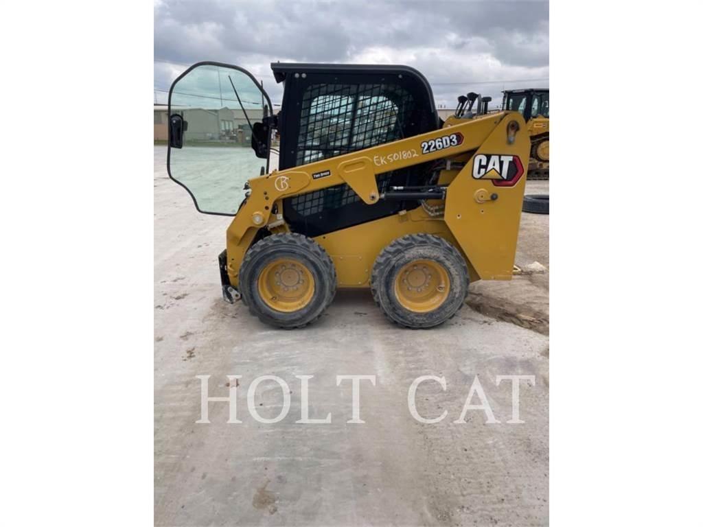 CAT 226D CAB Skid steer mini nakladalci