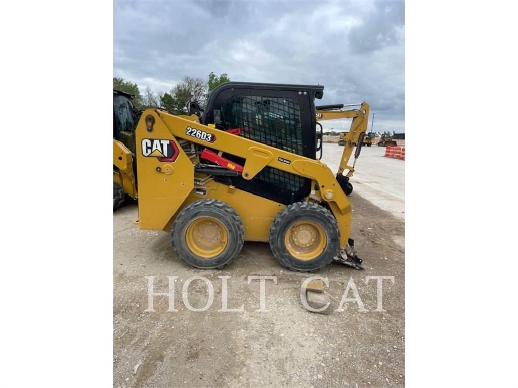 CAT 226D CAB Skid steer mini nakladalci