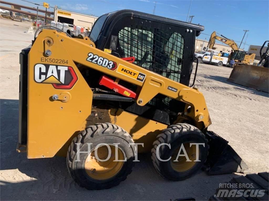 CAT 226D CAB Skid steer mini nakladalci