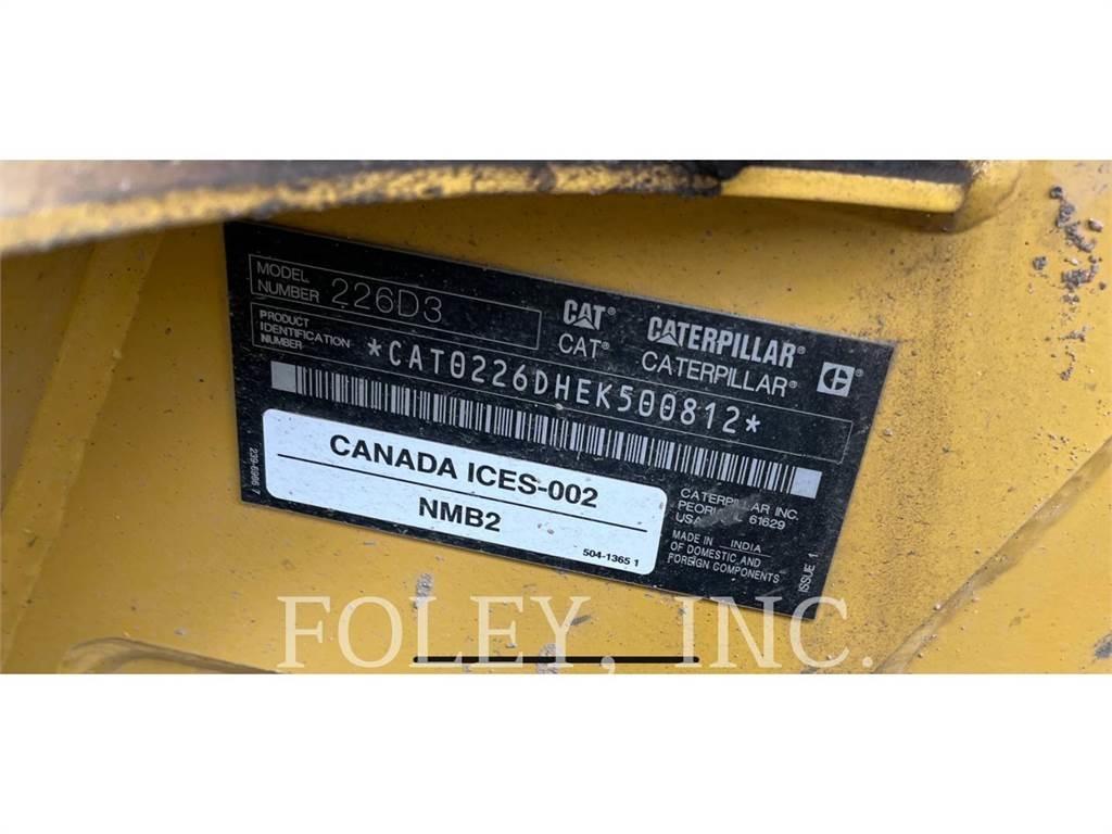 CAT 226D3 Skid steer mini nakladalci