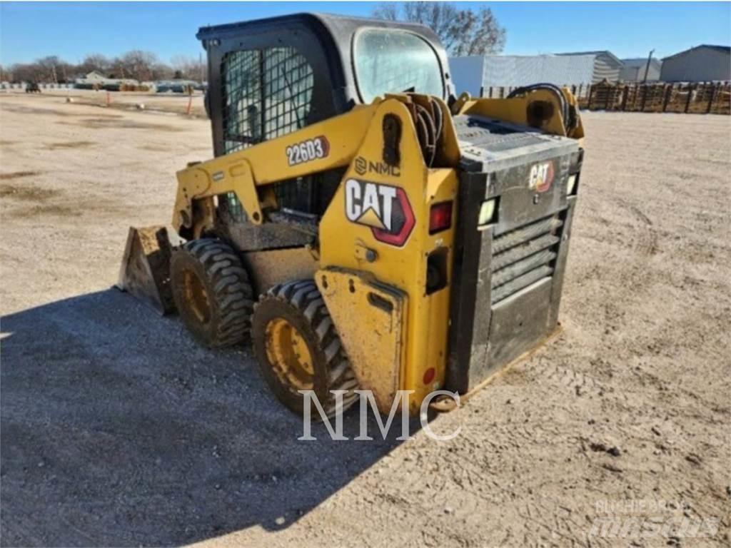 CAT 226D3 Skid steer mini nakladalci