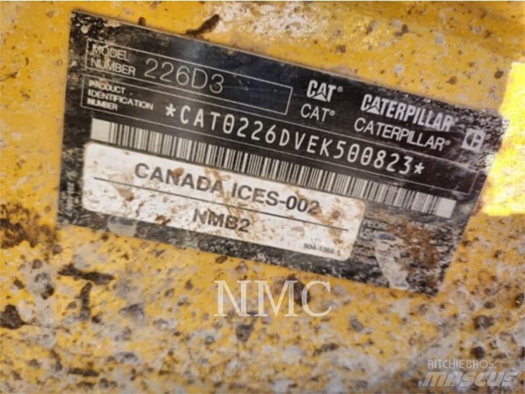 CAT 226D3 Skid steer mini nakladalci