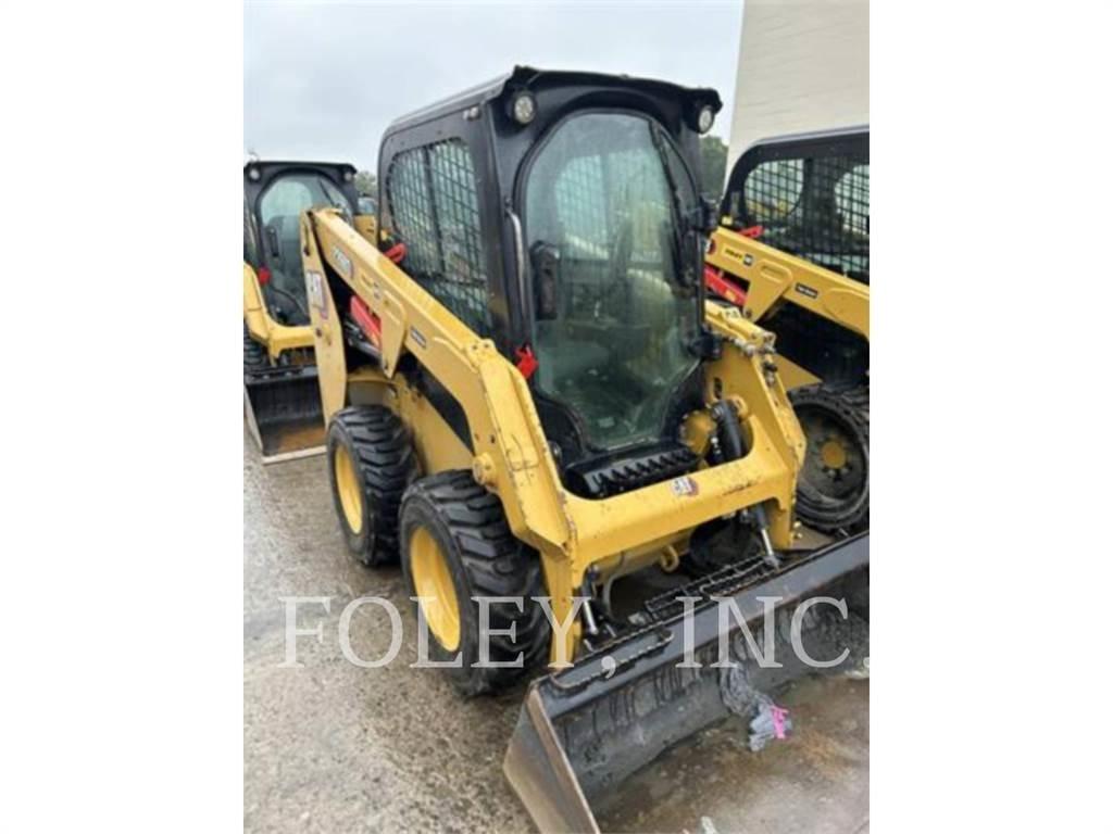 CAT 226D3 Skid steer mini nakladalci