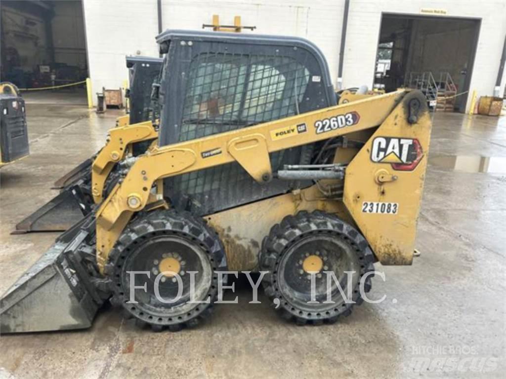 CAT 226D3 Skid steer mini nakladalci