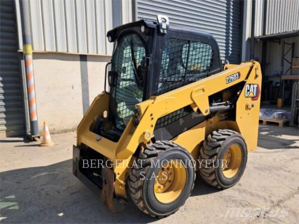CAT 226D3 Skid steer mini nakladalci