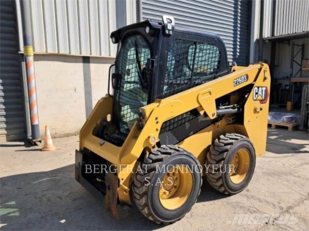 CAT 226D3 Skid steer mini nakladalci