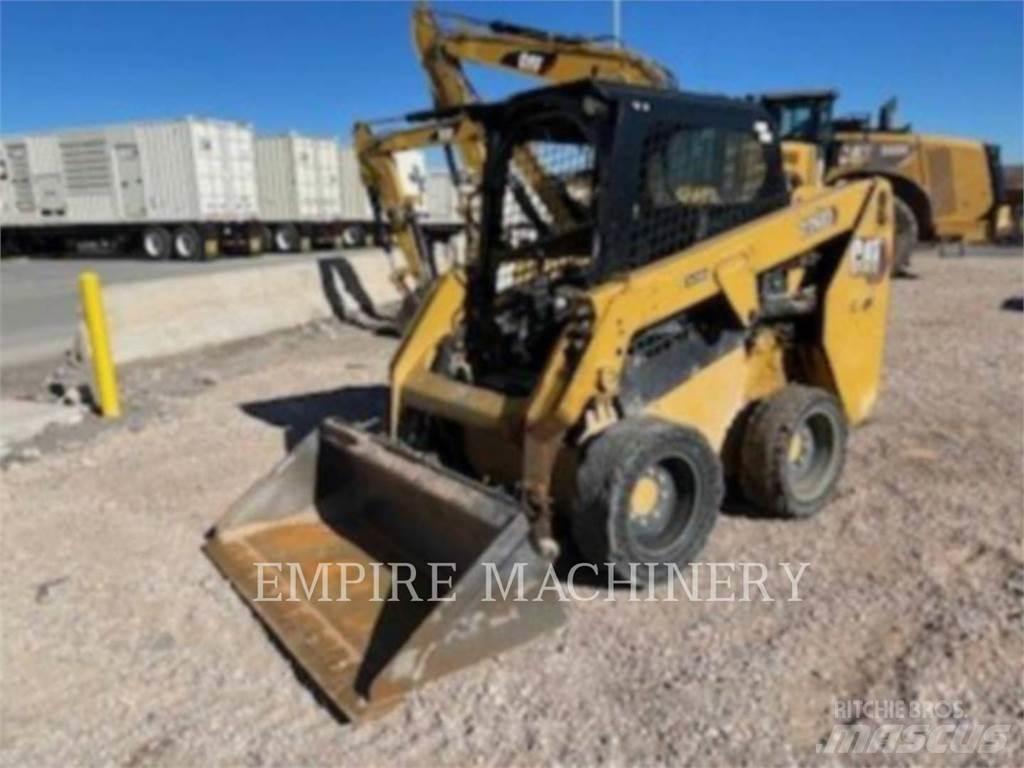 CAT 226D3 Skid steer mini nakladalci