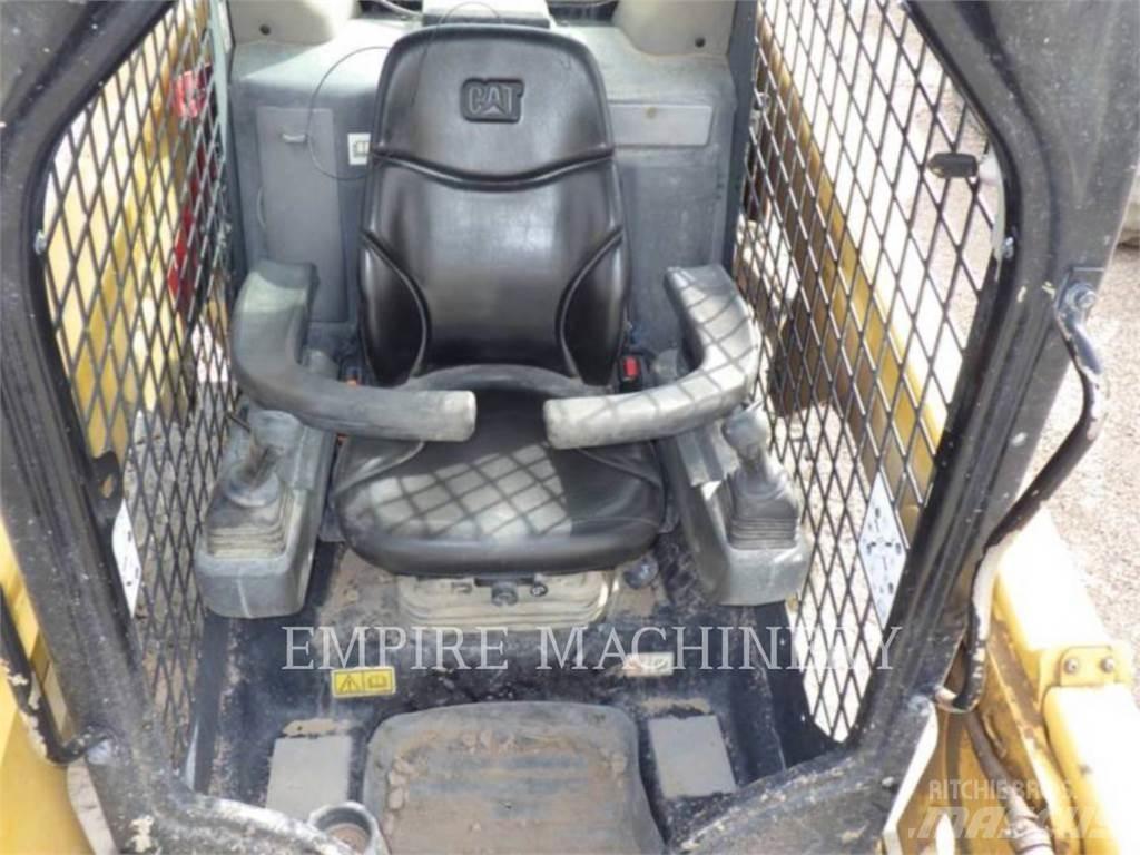 CAT 226D3 Skid steer mini nakladalci