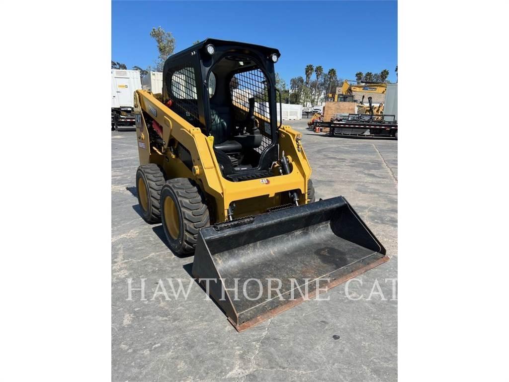 CAT 226D3 Skid steer mini nakladalci