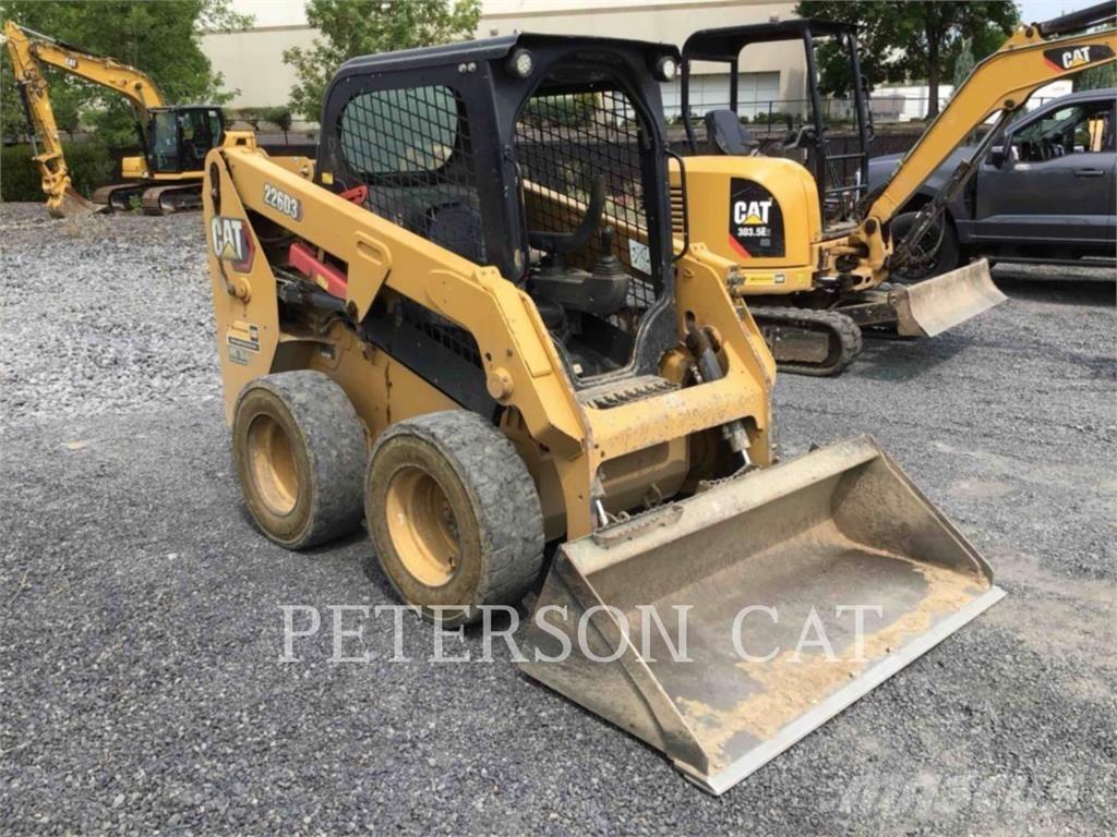 CAT 226D3 Skid steer mini nakladalci