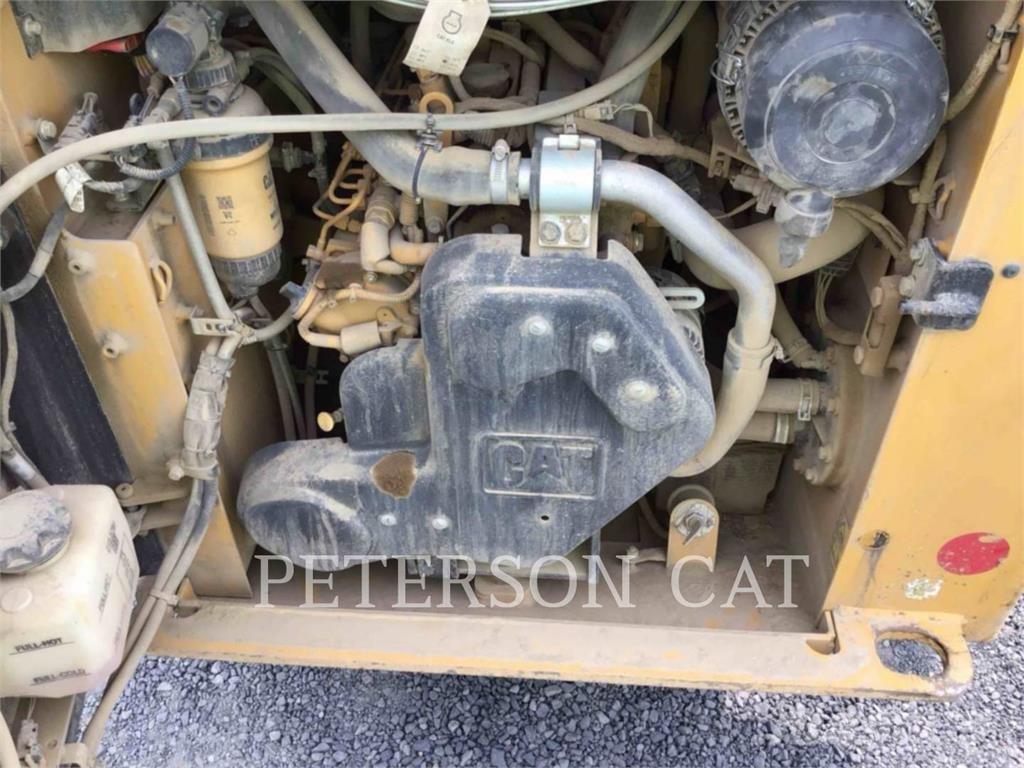 CAT 226D3 Skid steer mini nakladalci