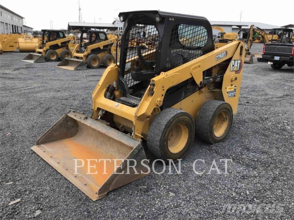 CAT 226D3 Skid steer mini nakladalci