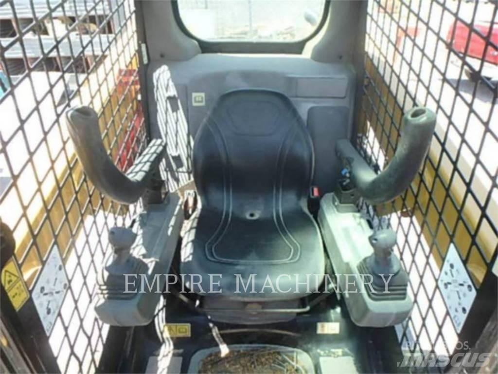 CAT 226D3 Skid steer mini nakladalci