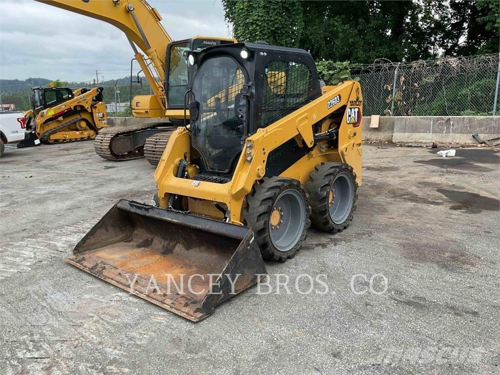CAT 226D3 Skid steer mini nakladalci