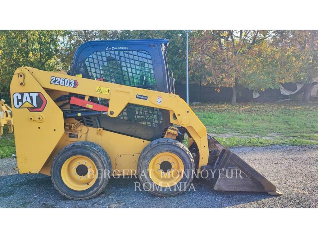 CAT 226D3 Skid steer mini nakladalci