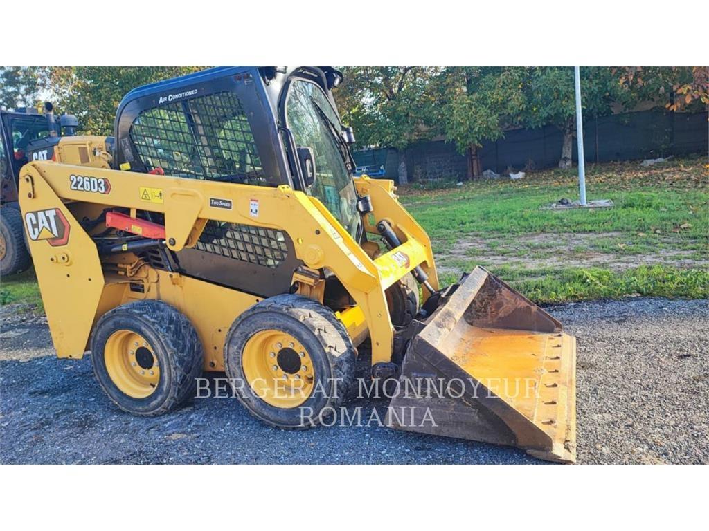 CAT 226D3 Skid steer mini nakladalci