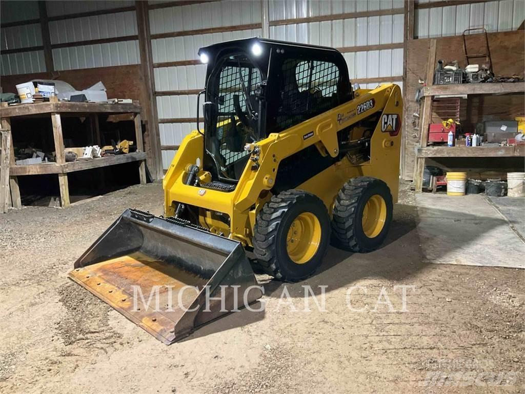 CAT 226D3 A2Q Skid steer mini nakladalci