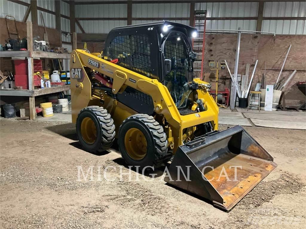 CAT 226D3 A2Q Skid steer mini nakladalci