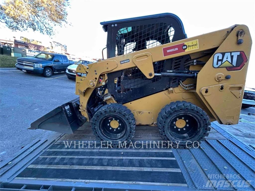 CAT 226D3 C1H2 Skid steer mini nakladalci