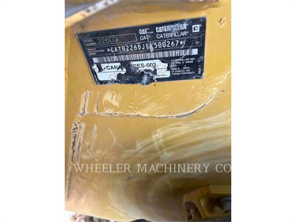 CAT 226D3 C1H2 Skid steer mini nakladalci